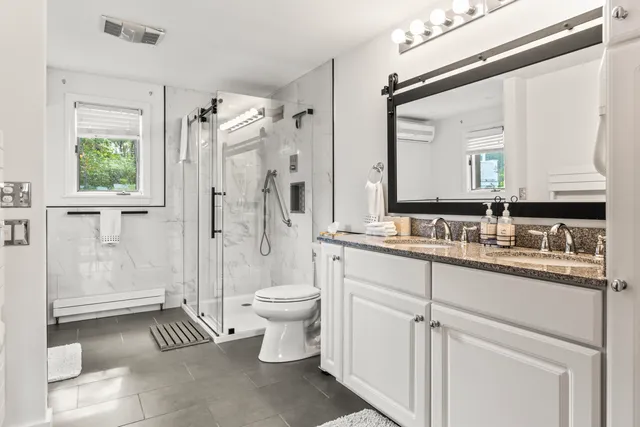 $1,975,000 | 90 Bald Head Cliff Road, York, ME 03902