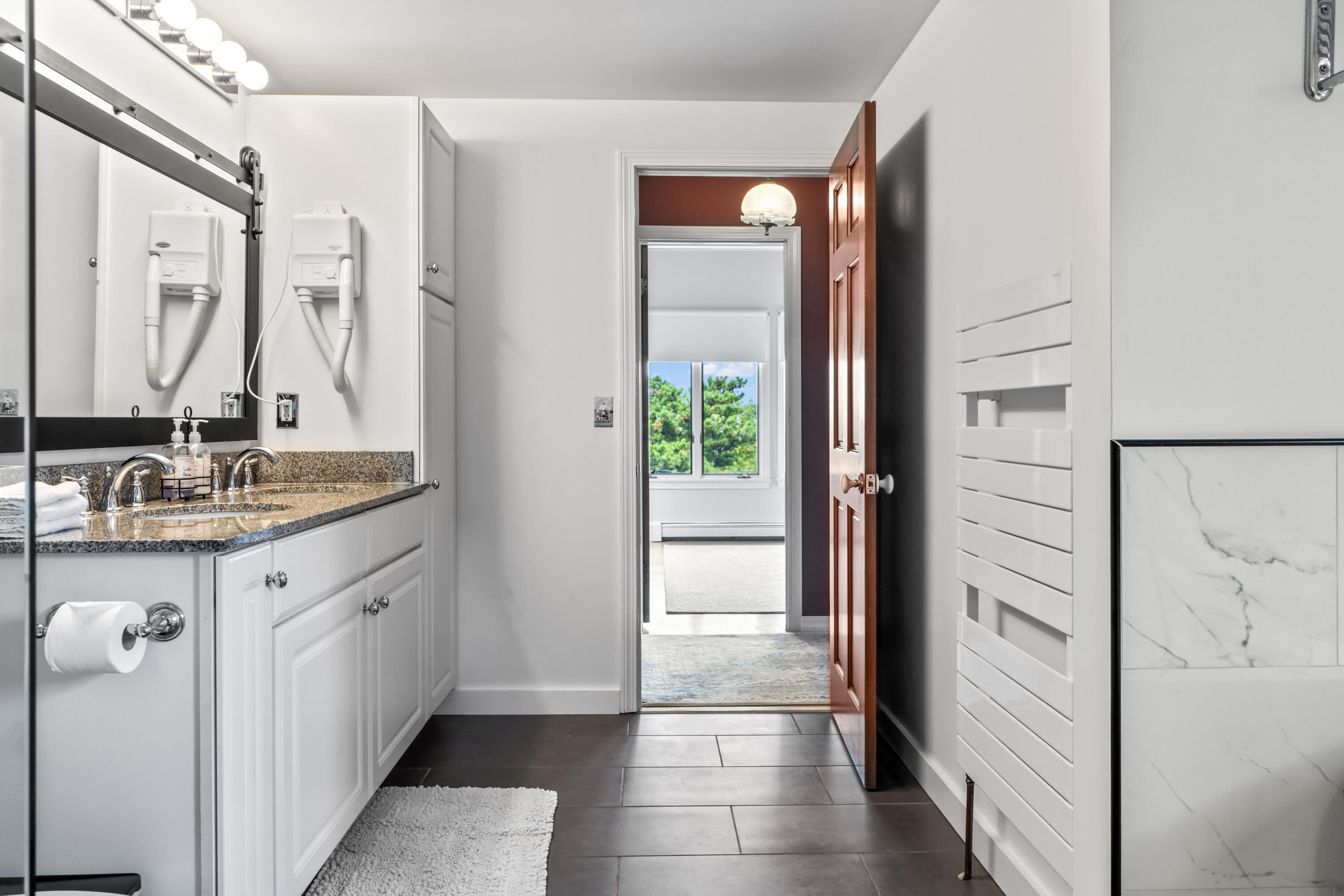 90 Bald Head Cliff Road York, ME 03902 - Photo 39 of 52 Primary Bathroom