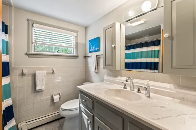 $1,975,000 | 90 Bald Head Cliff Road, York, ME 03902