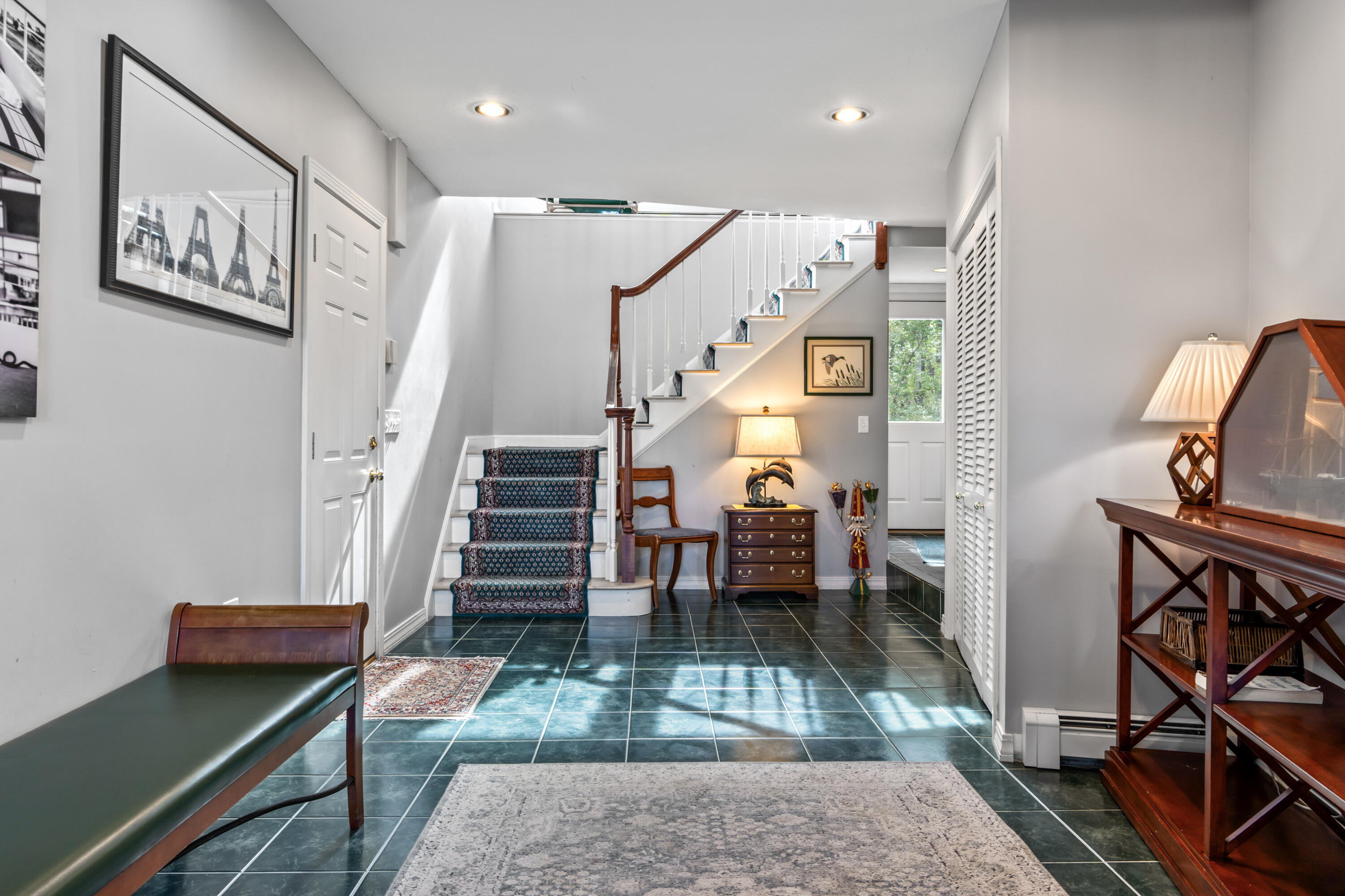 90 Bald Head Cliff Road York, ME 03902 - Photo 7 of 52 Entrance/Foyer