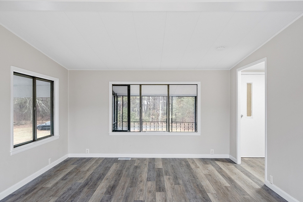 1997 Shirley Road Lancaster, MA 01523 - Photo 12 of 38