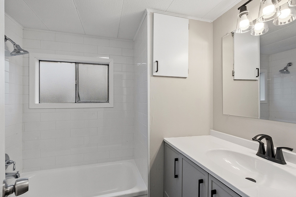 1997 Shirley Road Lancaster, MA 01523 - Photo 17 of 38