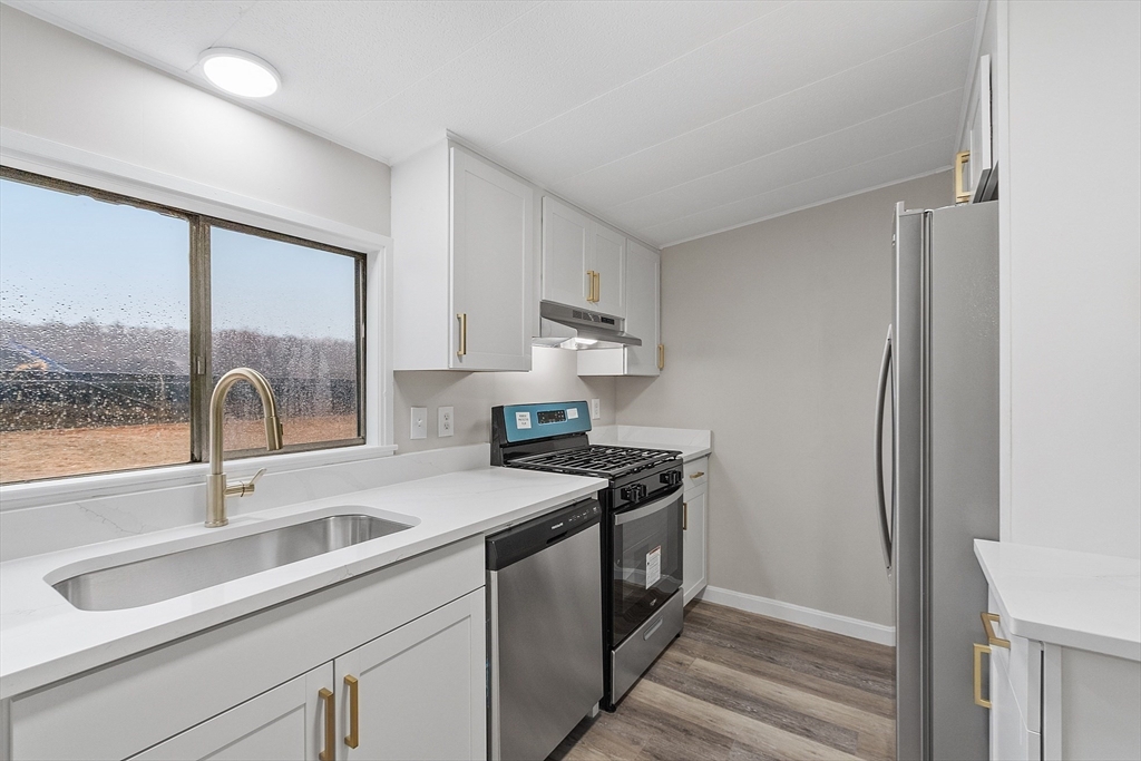 1997 Shirley Road Lancaster, MA 01523 - Photo 8 of 38