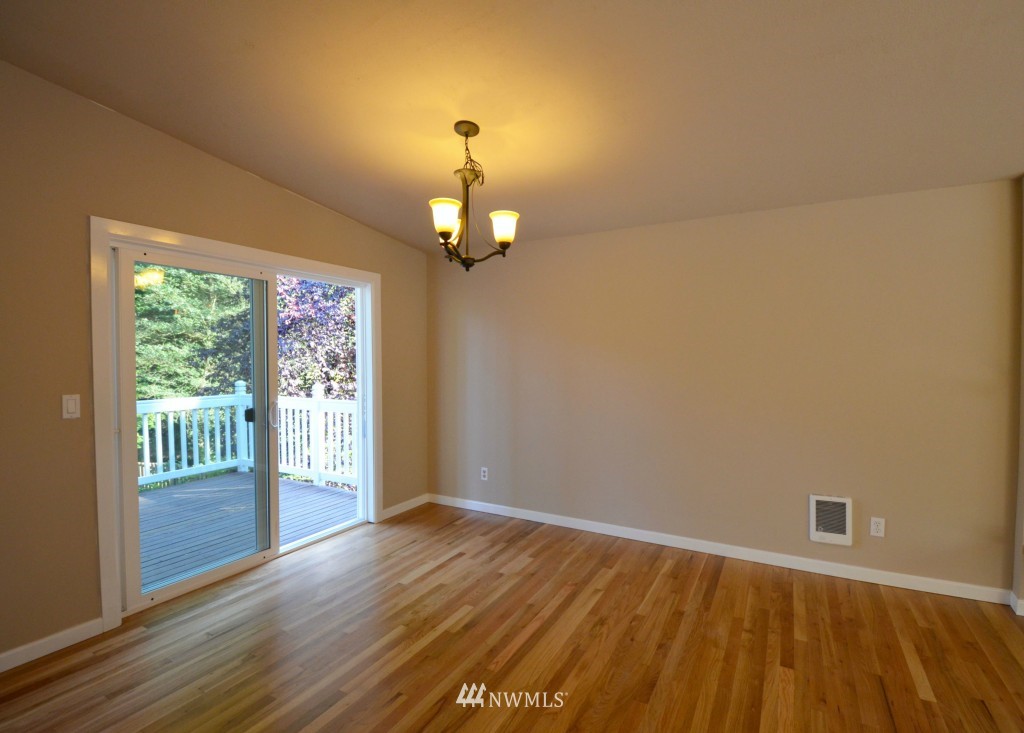 22805 2nd Avenue Southeast Bothell, WA 98021 - Photo 3 of 15