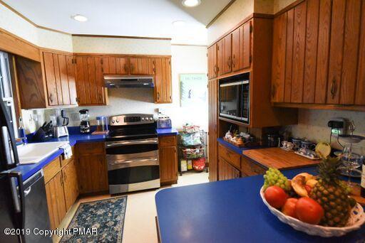 127 Piney Road Cresco, PA 18326 - Photo 27 of 47 Kitchen