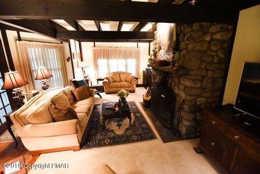 127 Piney Road Cresco, PA 18326 - Photo 9 of 47 Living Room