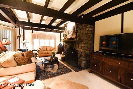 127 Piney Road Cresco, PA 18326 - Photo 10 of 47 Living Room