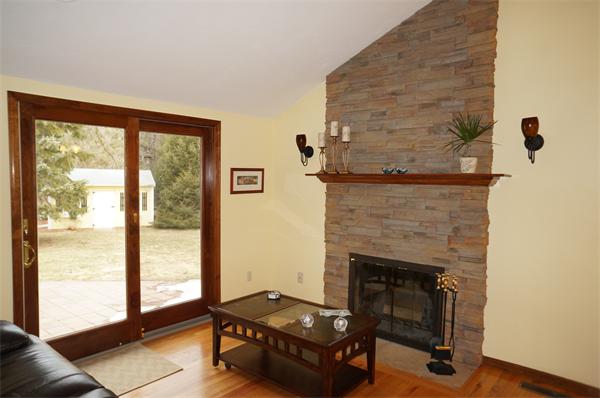 581 Great Road Stow, MA 01775 - Photo 4 of 12