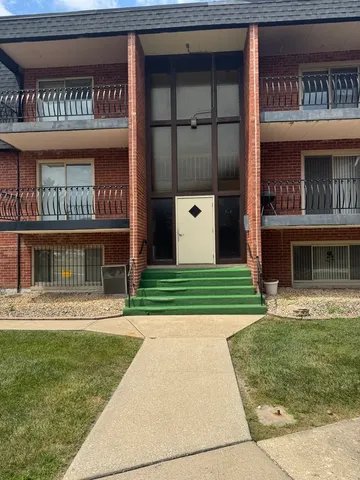 $69,900 | 3012 171st Street, Unit GT, Hazel Crest, IL 60429