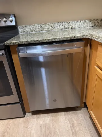 $69,900 | 3012 171st Street, Unit GT, Hazel Crest, IL 60429