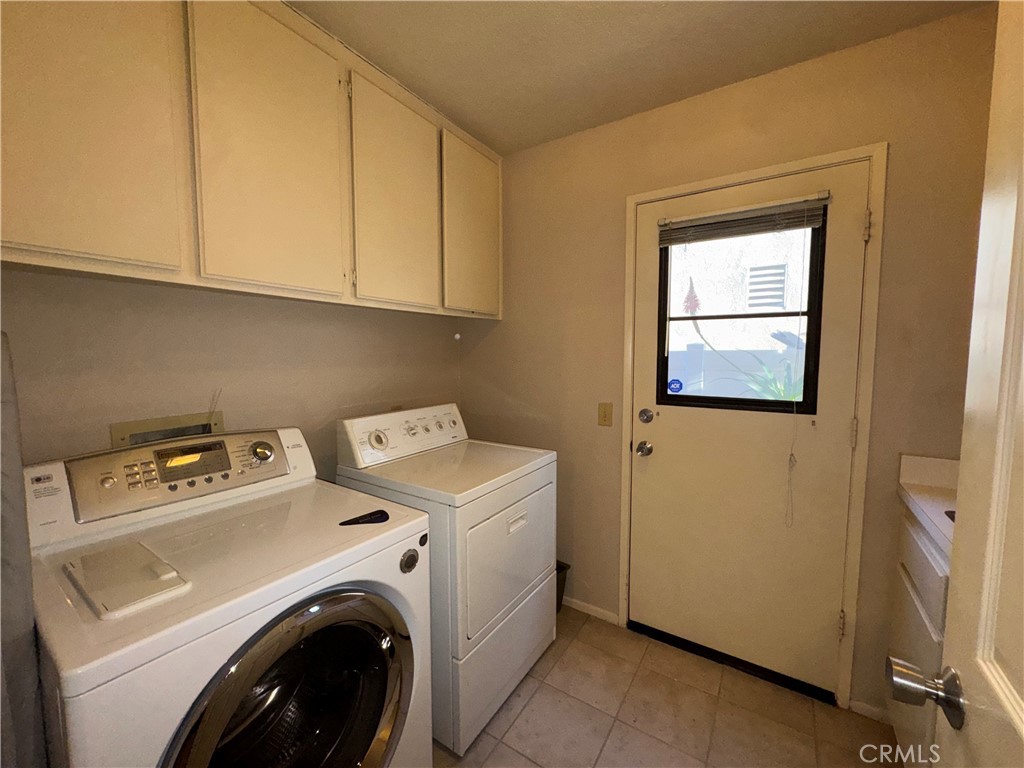 6 Fierro Irvine, CA 92614 - Photo 18 of 29 a utility room with dryer and washer