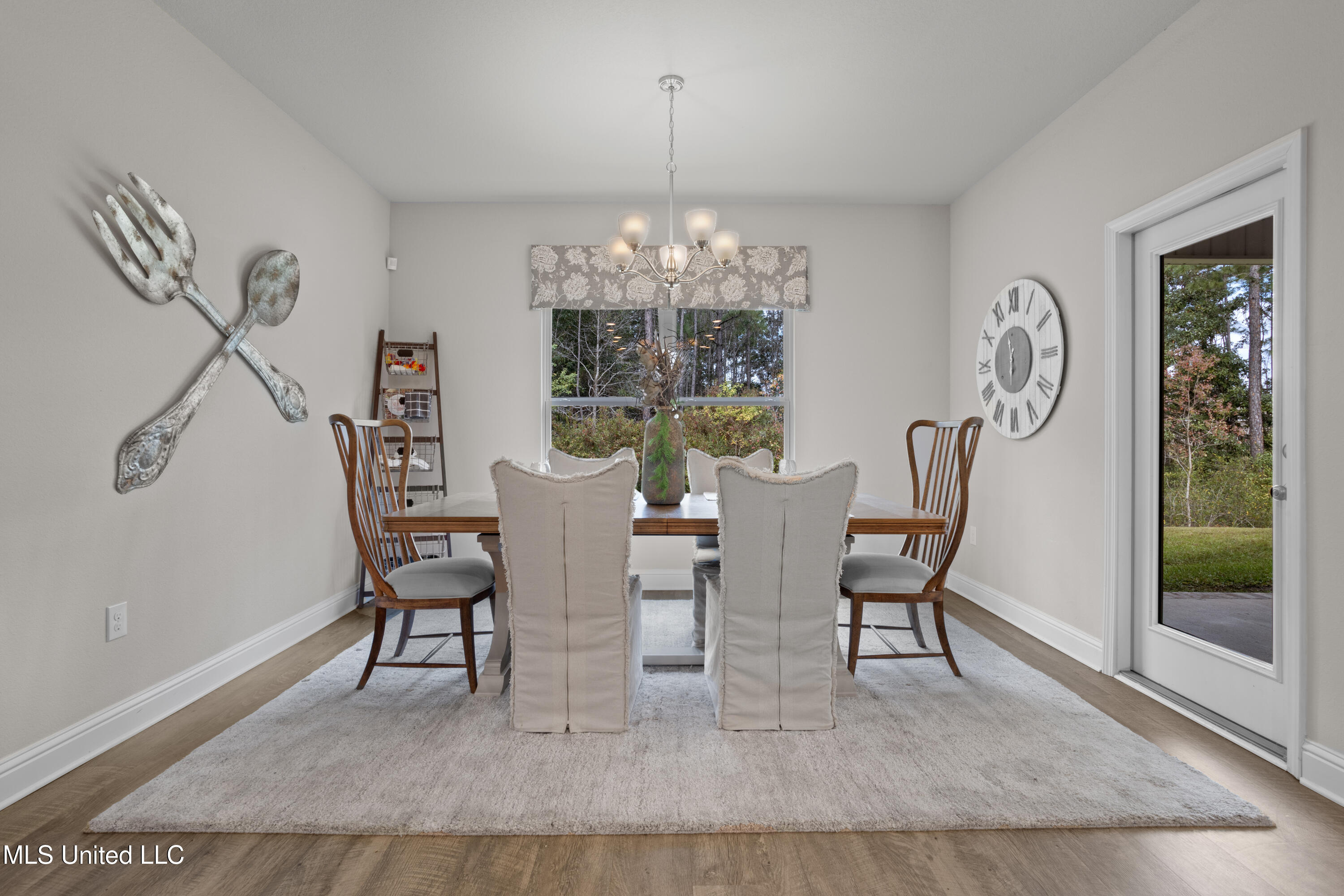 14419 South Swan Road Gulfport, MS 39503 - Photo 13 of 29 Dining Area