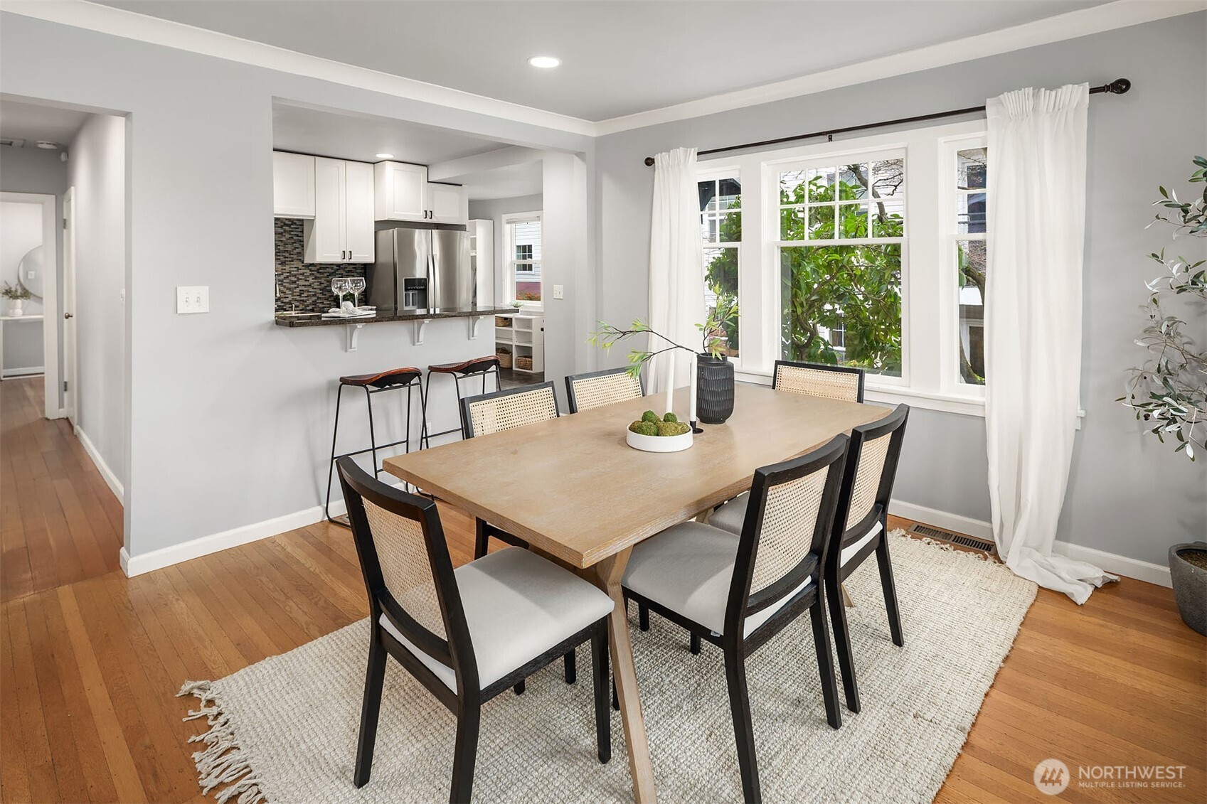 902 North 96th Street Seattle, WA 98103 - Photo 8 of 31 Gallery Image 8