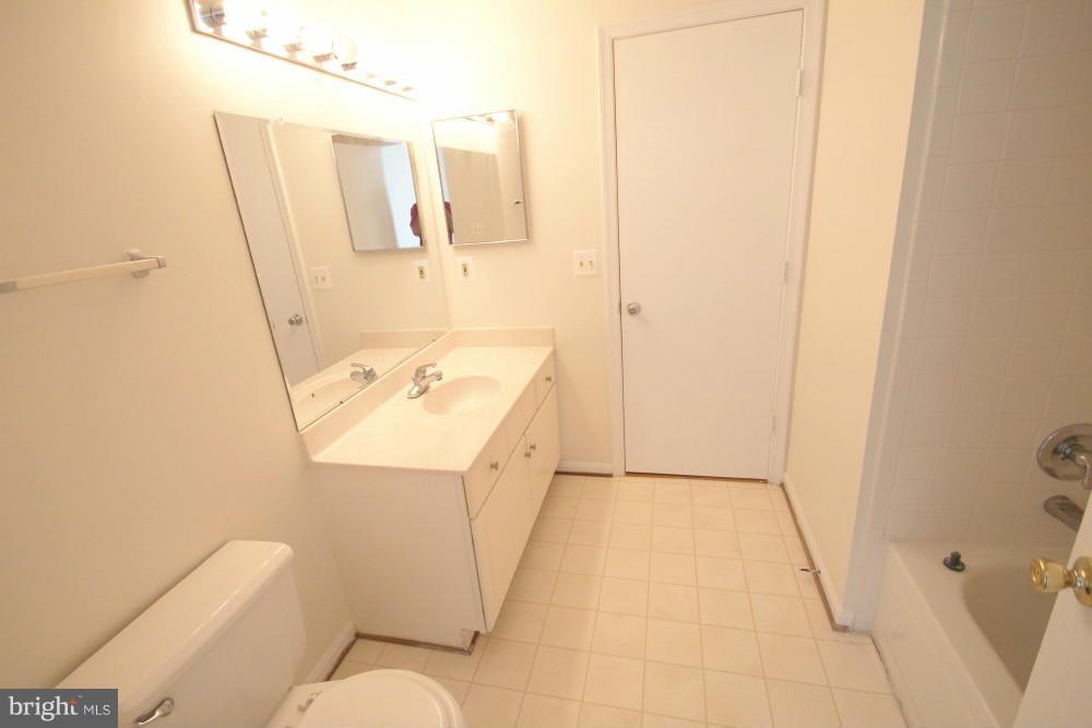 12909 Churchill Ridge Circle, Unit 710 Germantown, MD 20874 - Photo 8 of 12 Bath (Master)