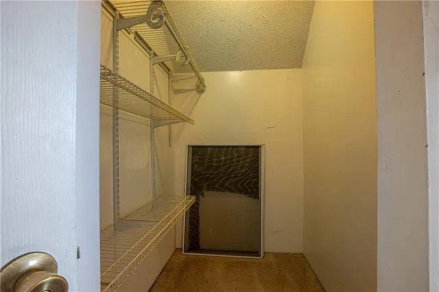 a view of utility room