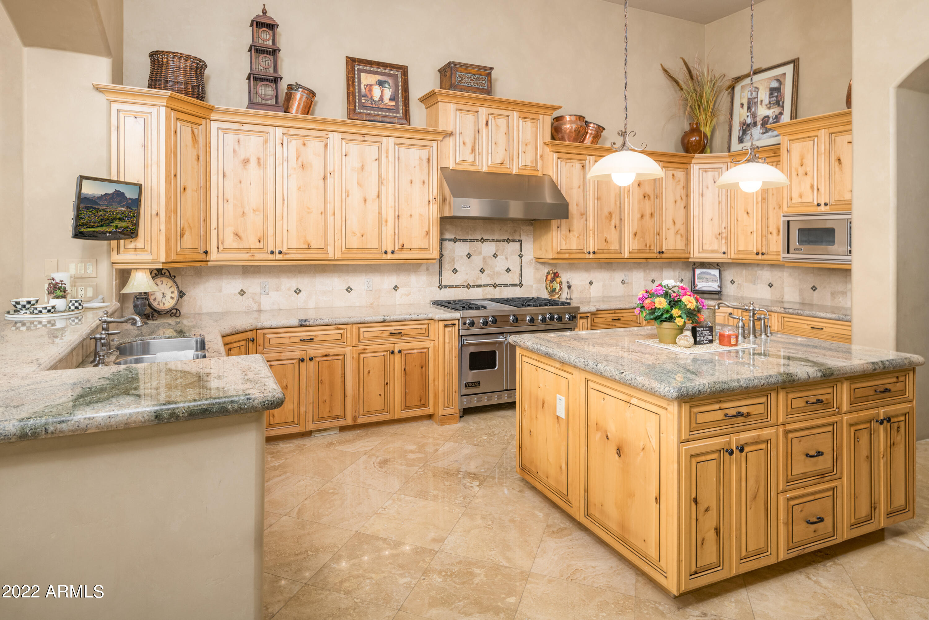 4312 North Pinnacle Ridge Circle Mesa, AZ 85207 - Photo 11 of 49 Viking Appliances and Lots of Storage