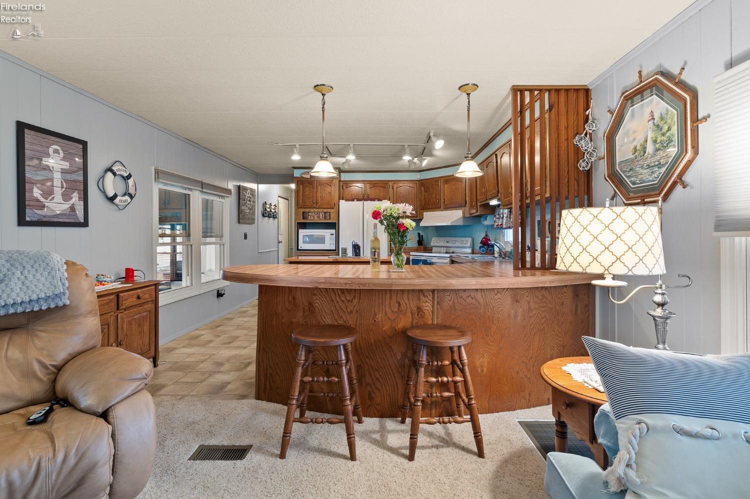 1623 Northeast Catawba Road, Unit 146 Port Clinton, OH 43452 - Photo 6 of 37 Gallery Image 6