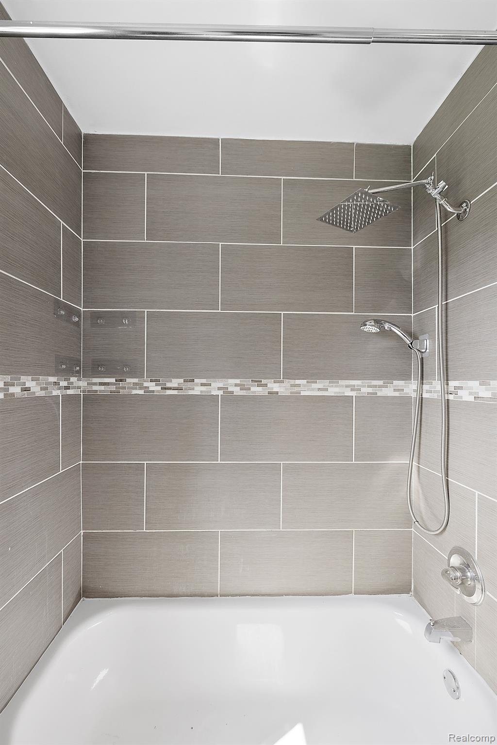 32001 Schoenherr Road Warren, MI 48088 - Photo 19 of 27 Gallery Image 19