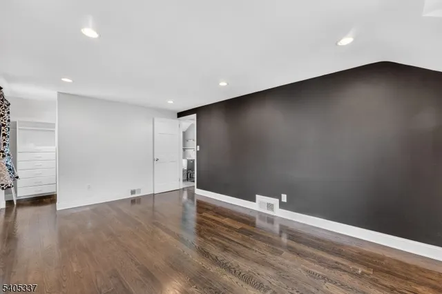 $5,200 | 141 Passaic Avenue, Summit, NJ 07901