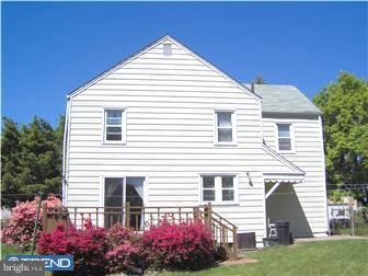 15 Upland Road Brookhaven, PA 19015 - Photo 3 of 12 Exterior Back