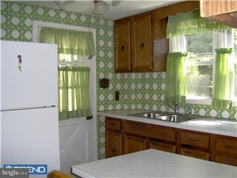15 Upland Road Brookhaven, PA 19015 - Photo 9 of 12 Kitchen
