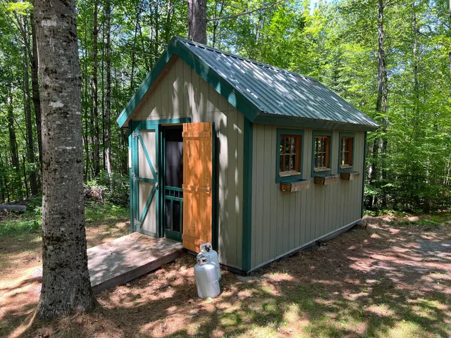 $99,900 | 2 Map Road, Athens, ME 04912