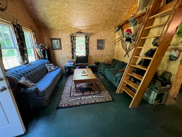 $99,900 | 2 Map Road, Athens, ME 04912