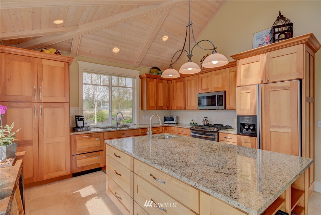 2924 Strawberry Point Road Oak Harbor, WA 98277 - Photo 11 of 25 Gallery Image 11