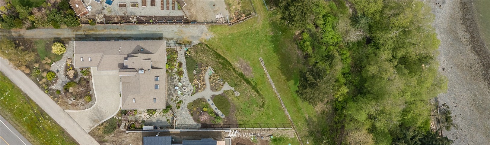 2924 Strawberry Point Road Oak Harbor, WA 98277 - Photo 3 of 25 Gallery Image 3
