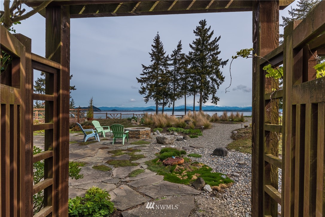 2924 Strawberry Point Road Oak Harbor, WA 98277 - Photo 6 of 25 Gallery Image 6