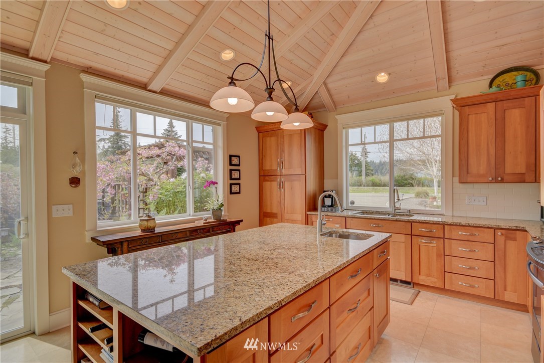 2924 Strawberry Point Road Oak Harbor, WA 98277 - Photo 10 of 25 Gallery Image 10