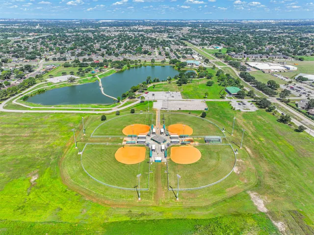 $239,000 | 1726 Village Townhome Drive, Pasadena, TX 77504