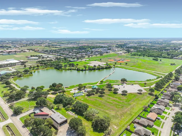 $239,000 | 1726 Village Townhome Drive, Pasadena, TX 77504