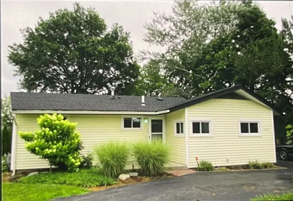 $2,150 | 3098 Mt Read Boulevard, Greece, NY 14616