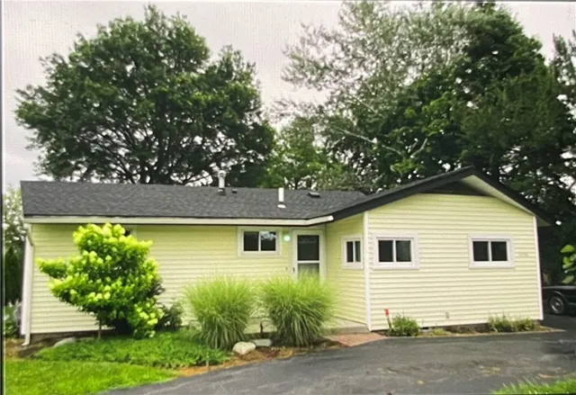 $2,150 | 3098 Mt Read Boulevard, Greece, NY 14616