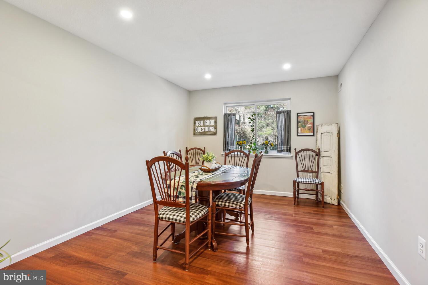 1753 Ivy Oak Square Reston, VA 20190 - Photo 11 of 27 Dining space.