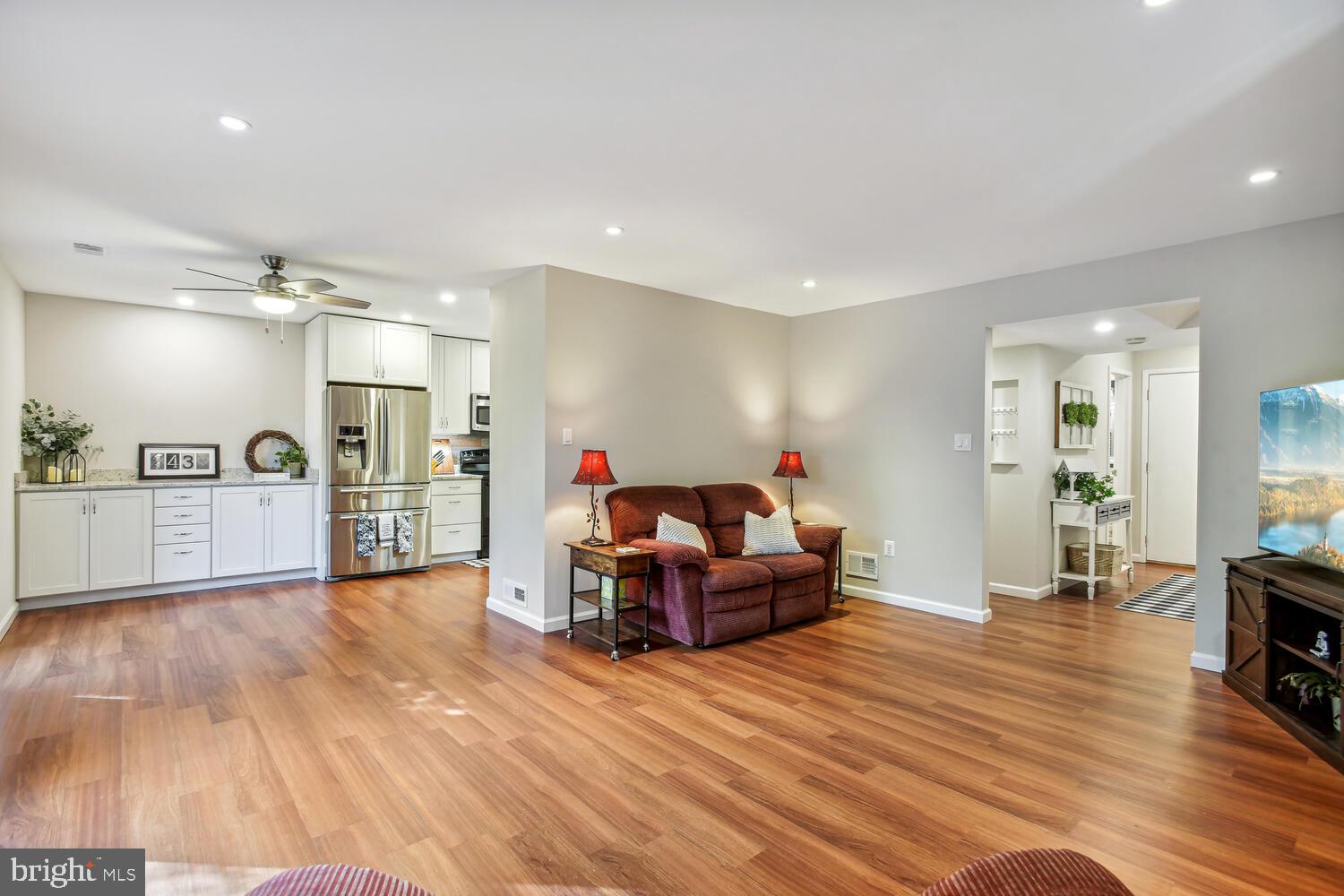 1753 Ivy Oak Square Reston, VA 20190 - Photo 6 of 27 Open concept, easy kitchen and patio accessibility