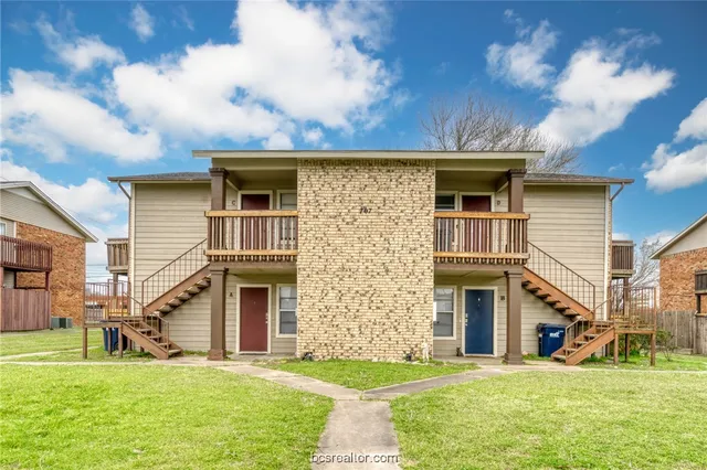 $1,025 | 717 Wellesley Court, Unit C, College Station, TX 77840