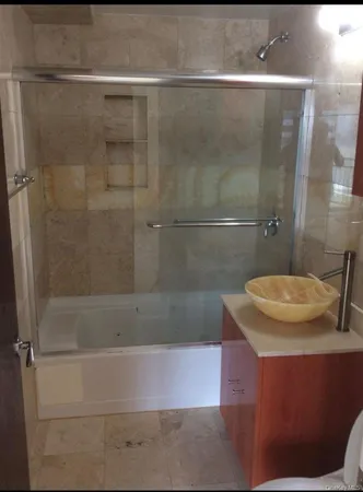 $4,700 | 4 Chelsea Place, Unit 3D, Great Neck, NY 11021