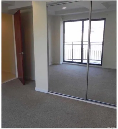 $4,700 | 4 Chelsea Place, Unit 3D, Great Neck, NY 11021