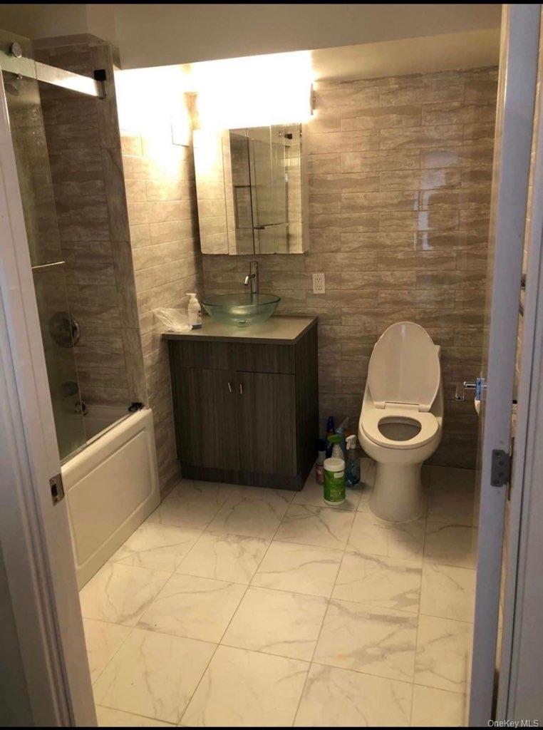 4 Chelsea Place, Unit 3D Great Neck, NY 11021 - Photo 5 of 13