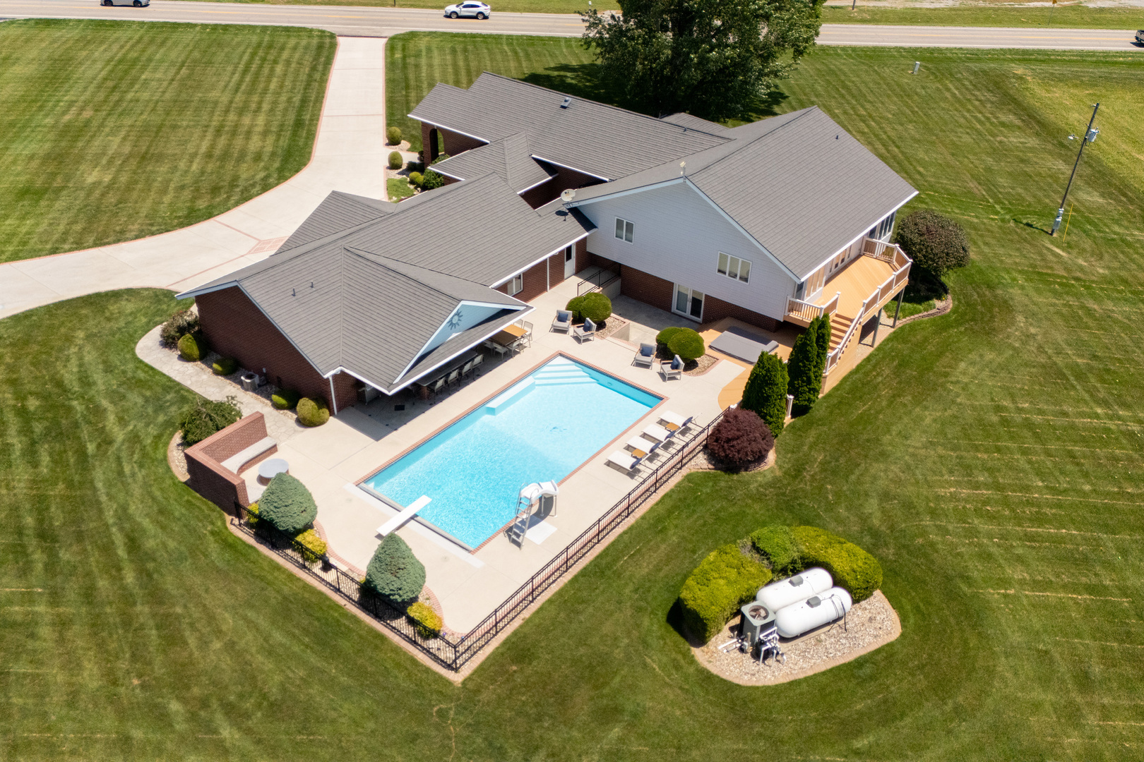 6414 Ava Road Murphysboro, IL 62966 - Photo 4 of 69 an aerial view of a house with a ocean view