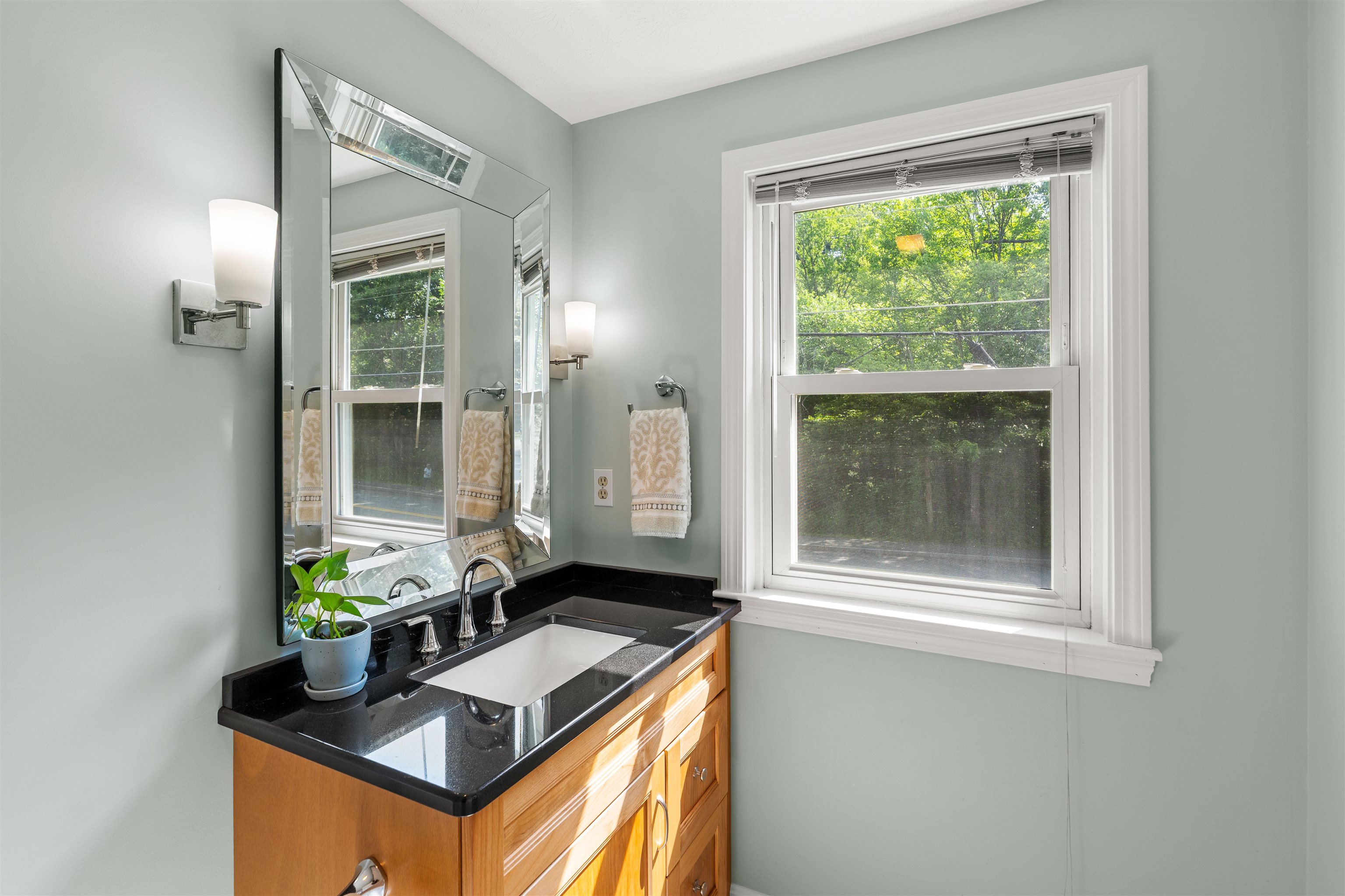 57 Mid. Dunstable Road Nashua, NH 03062 - Photo 36 of 52