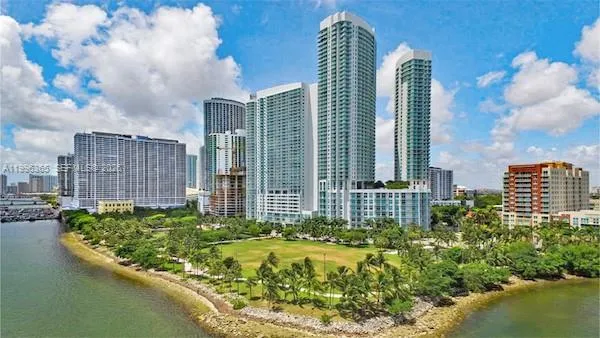 $2,550 | 1900 North Bayshore Drive, Unit 910, Miami, FL 33132