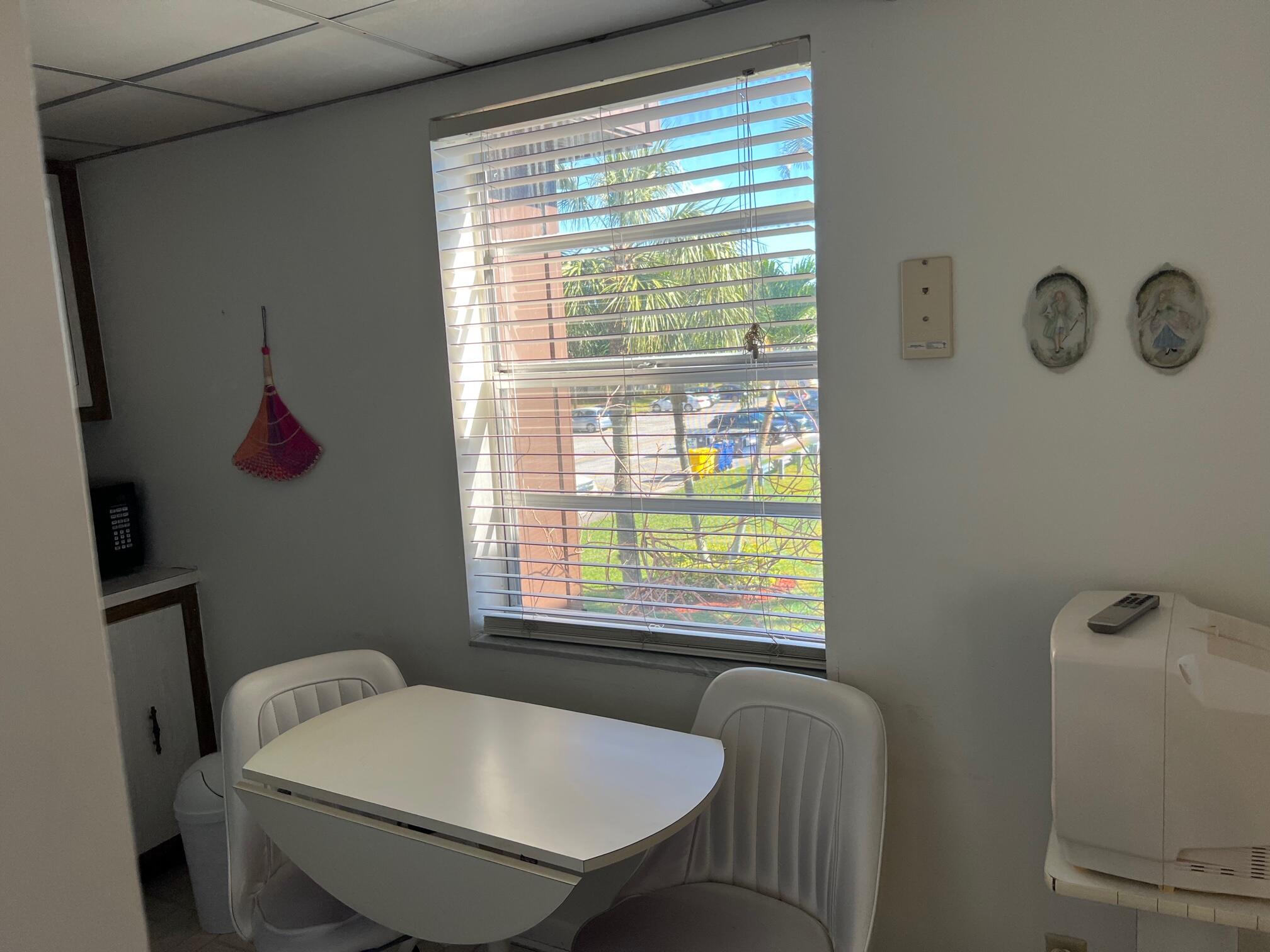 651 Normandy Lane Delray Beach, FL 33484 - Photo 5 of 16 IMG_0813