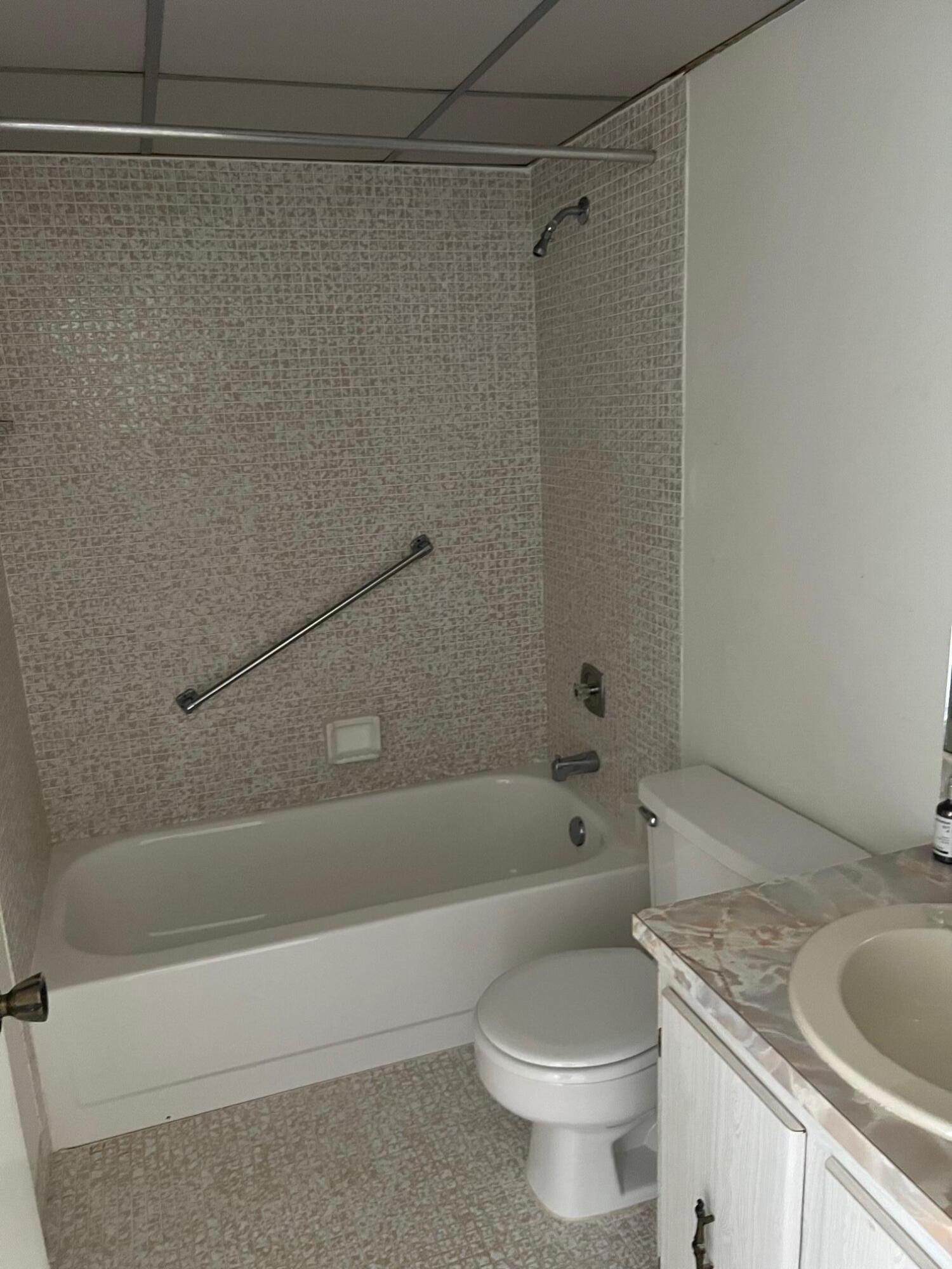651 Normandy Lane Delray Beach, FL 33484 - Photo 7 of 16 IMG_0815