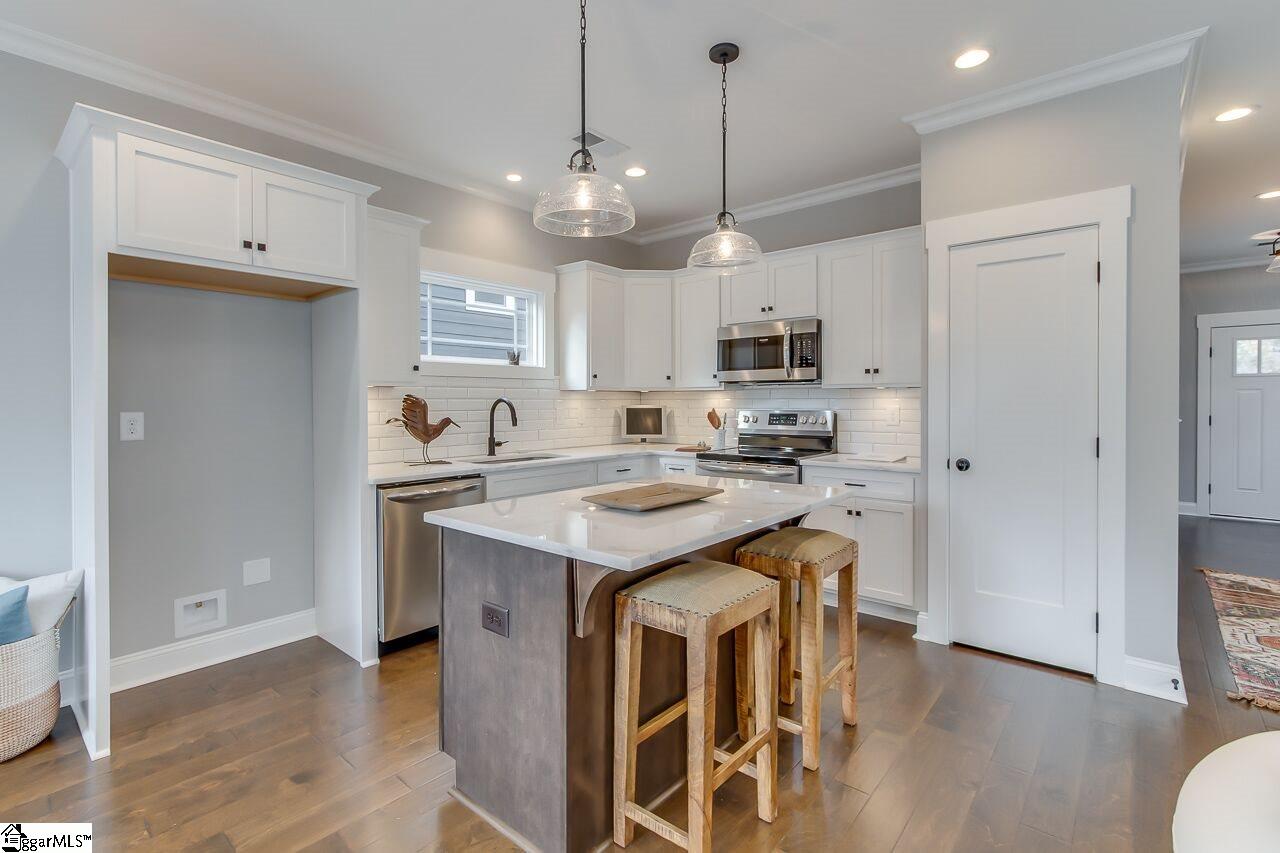 26 Ridgeway Avenue Greenville, SC 29607 - Photo 8 of 25