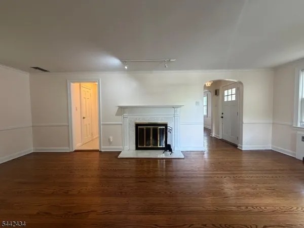 $4,100 | 324 East Cedar Street, Livingston, NJ 07039