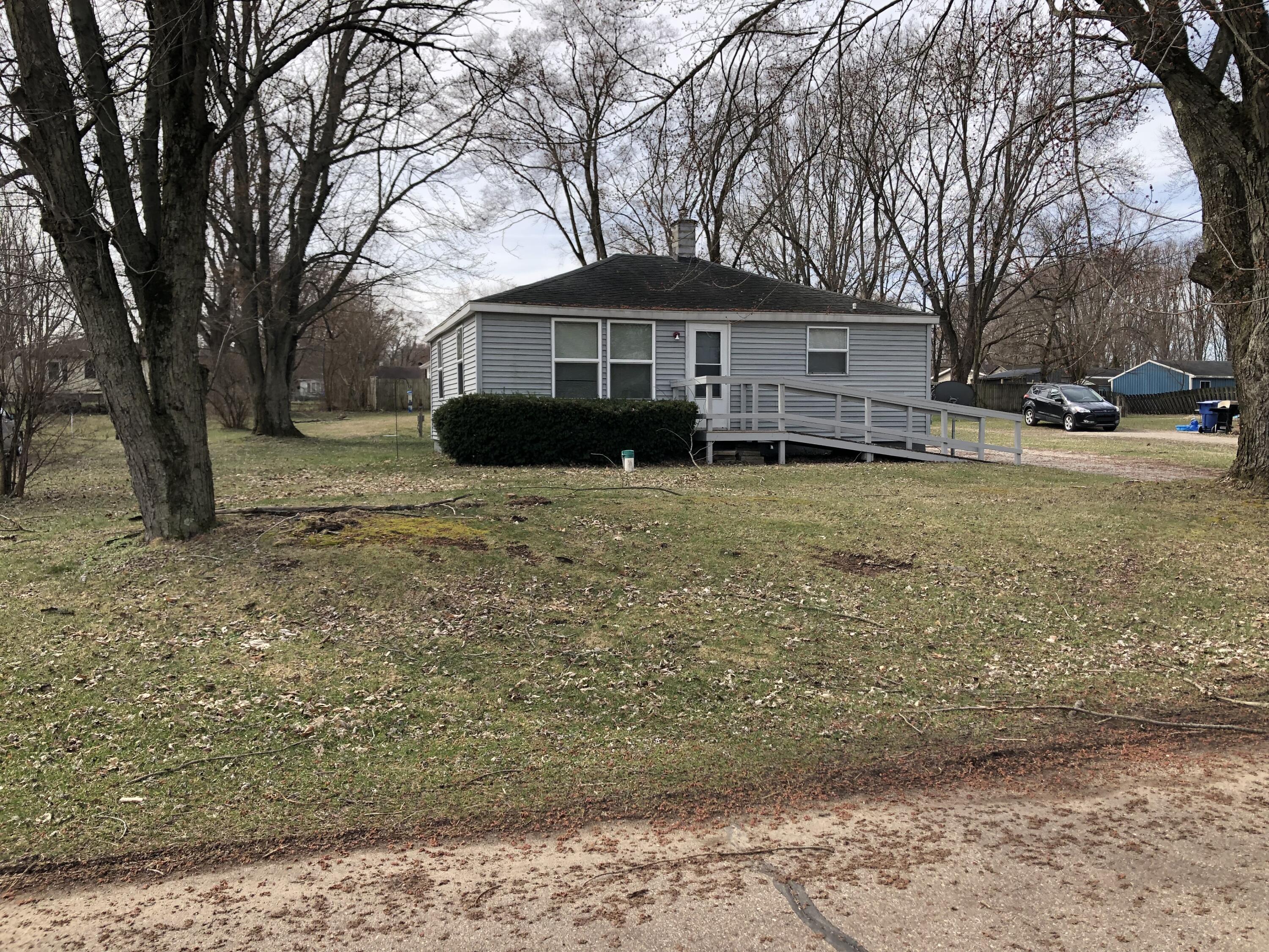 3548 Fieldtree Road Benton Harbor, MI 49022 - Photo 2 of 19 IMG_2367