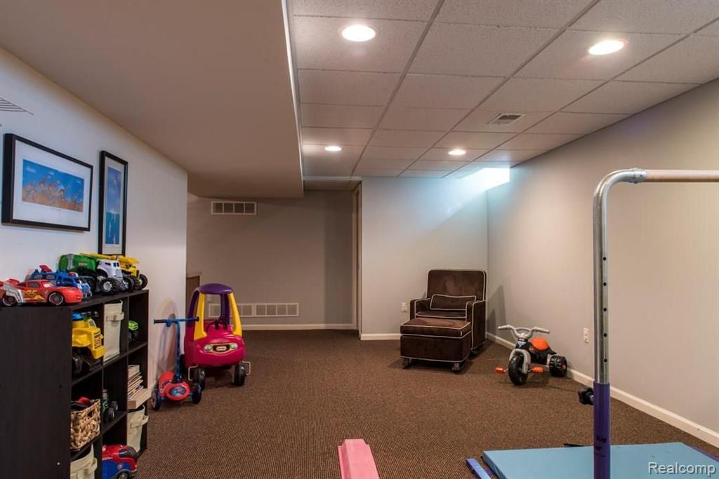 1634 Hillside Lane Rochester Hills, MI 48307 - Photo 56 of 61